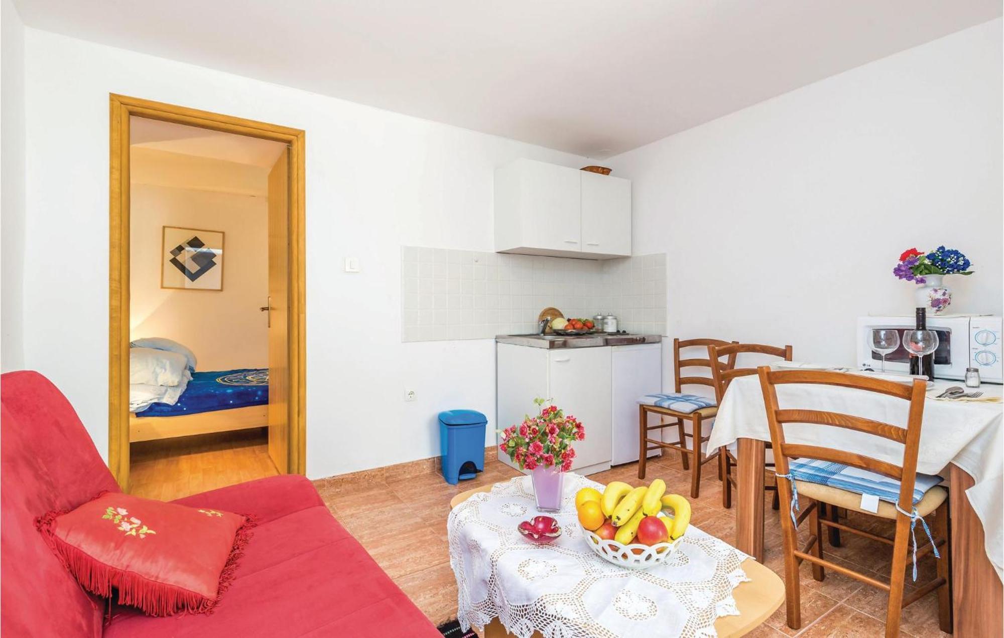 1 Bedroom Nice Apartment In Senj Senj  Eksteriør bilde